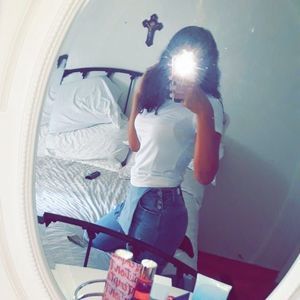 Meet your Posher, Edith